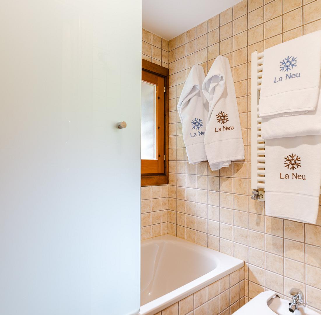 Apartament rústic vistes jardí