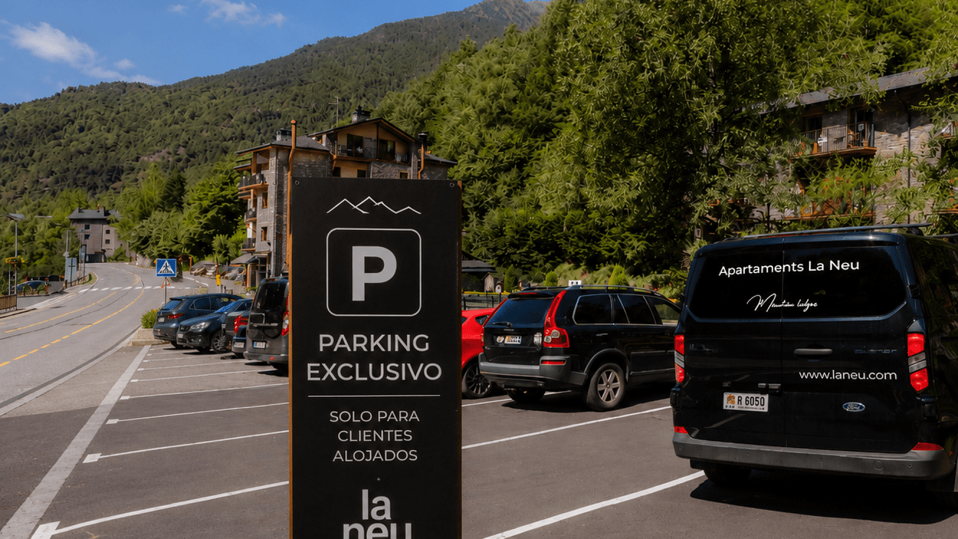 Convenient and free parking at your fingertips
