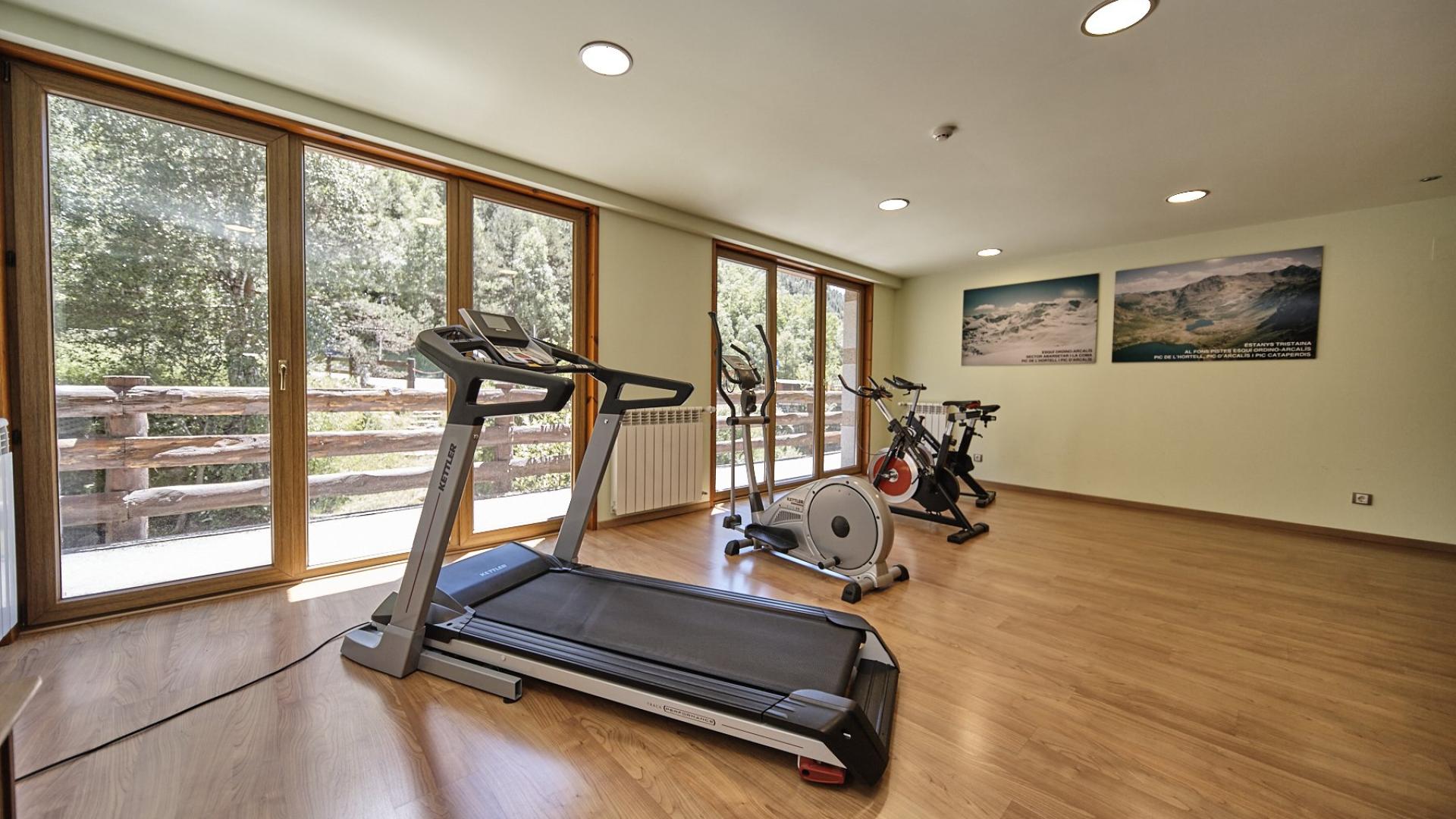 Activa tu energía en nuestro gimnasio con vistas