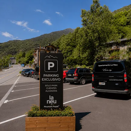 Un parking pratique et gratuit à portée de main