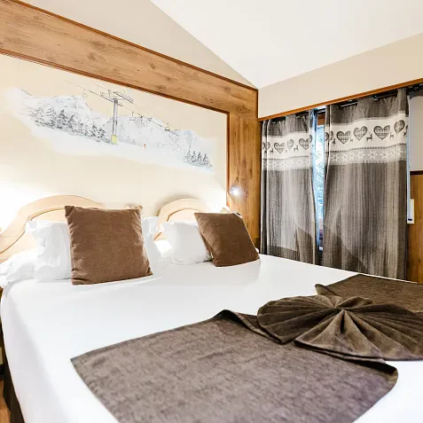 Apartament rústic vistes jardí
