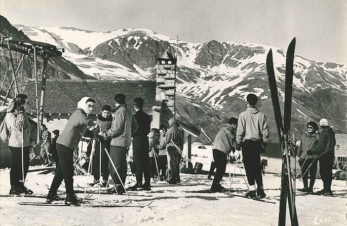 De los caminos nevados al turismo de nieve
