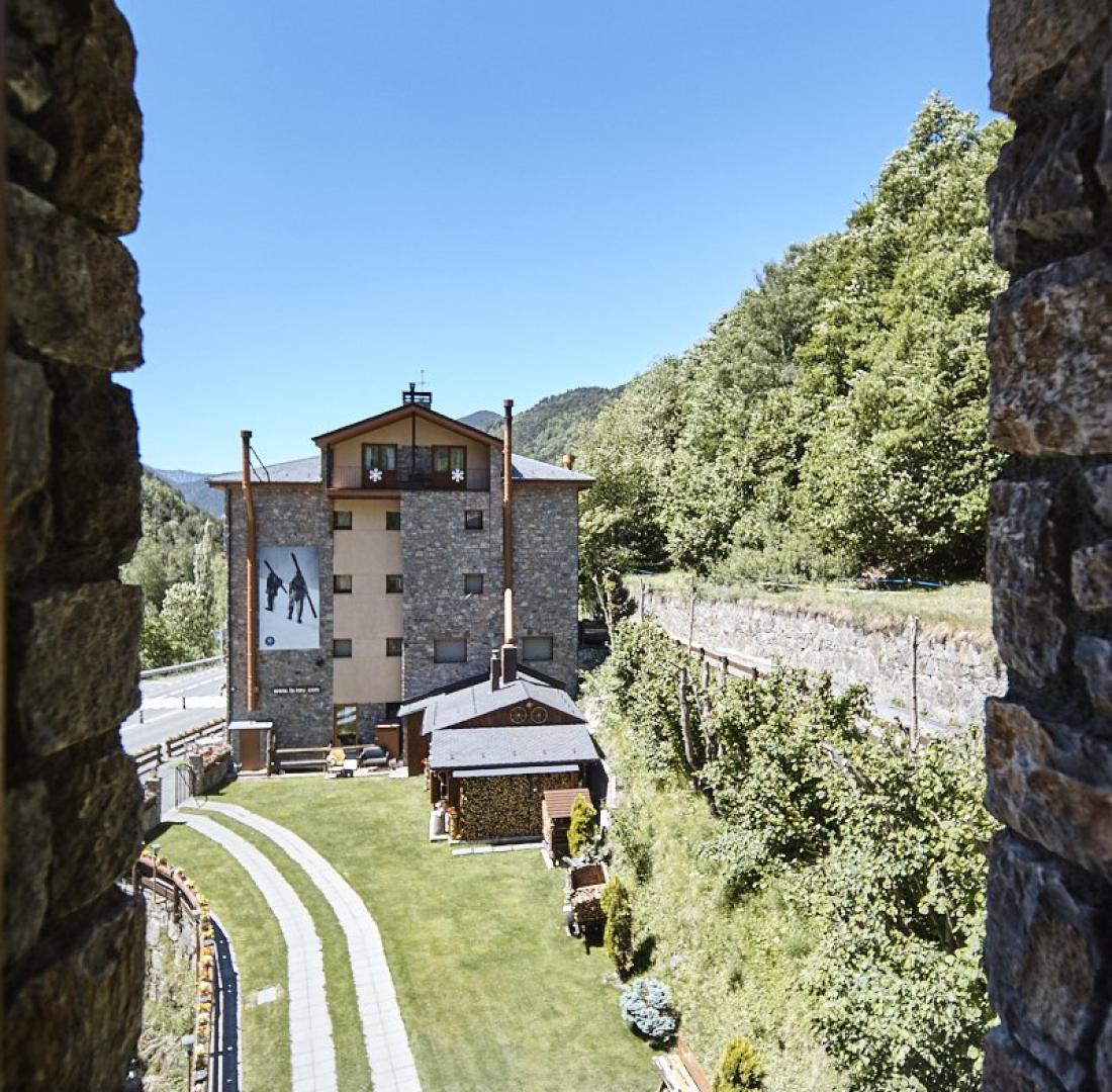 Apartamento rústico vistas jardín